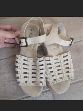 Kelsi Dagger Cream Woven Leather Sandals Size 7